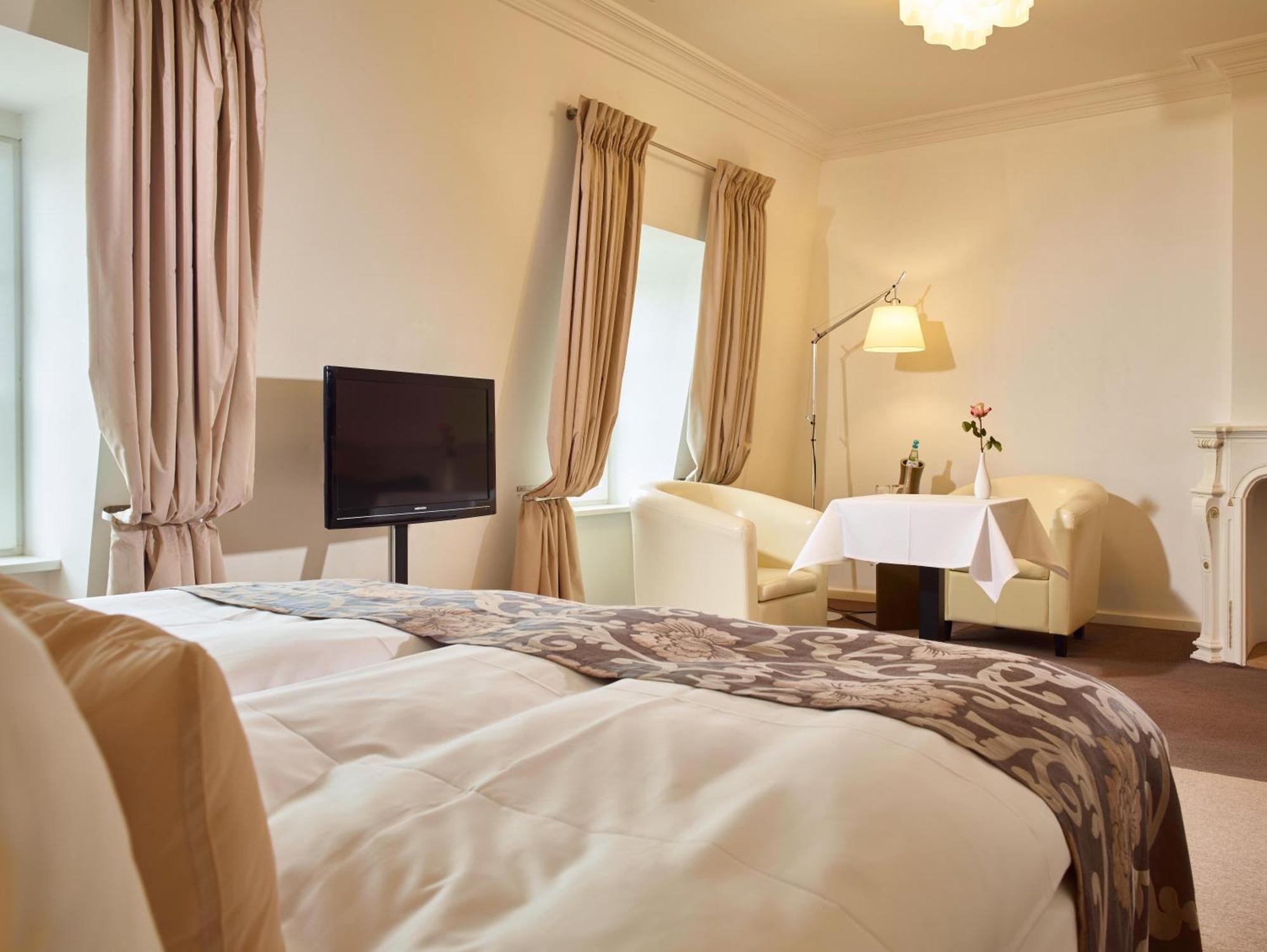 Schloessl Oberotterbach Hotel Luaran gambar
